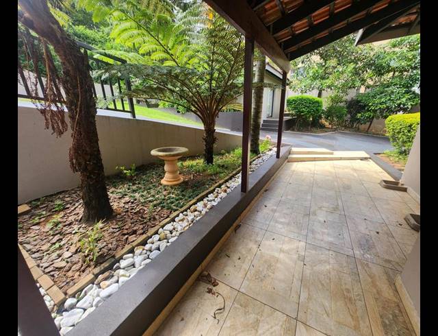 8 BEDROOM HOUSE FOR SALE IN SHAKA'S ROCK